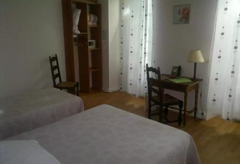 Standard Yhden Hengen Huone, Logis Hôtel De France
