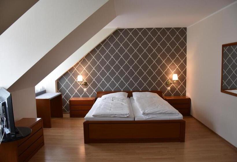 コンフォートルーム, Dom