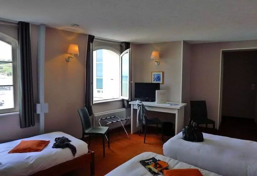Standard Kolmen Hengen Huone, Hôtel De La Marine