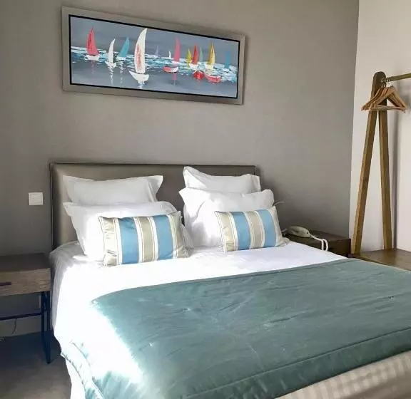 اتاق سوپریور با چشم‌انداز دریا, Hôtel De La Pointe Du Grouin
