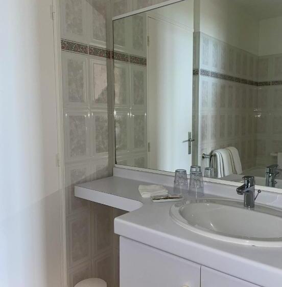 غرفة ديلوكس مطلّة علي البحر, Hôtel De La Pointe Du Grouin