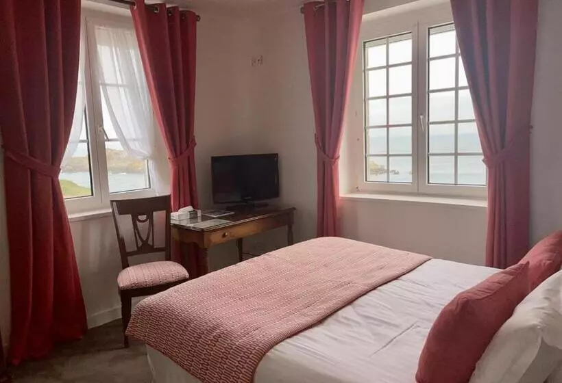 اتاق لوکس با چشم‌انداز دریا, Hôtel De La Pointe Du Grouin