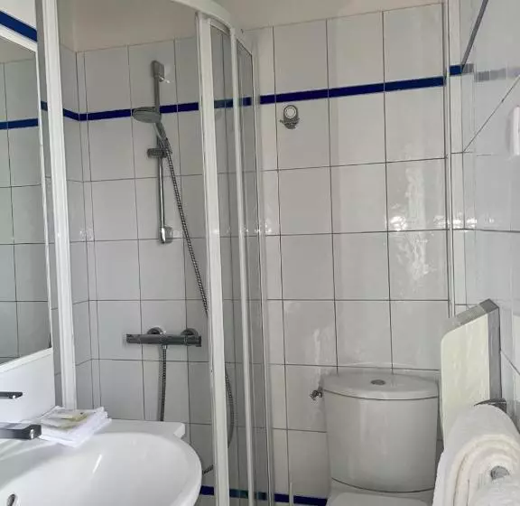 اتاق استاندارد با تراس, Hôtel De La Pointe Du Grouin