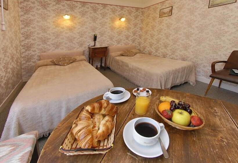 Номер Стандарт Трехместный, Hôtel Le Portalou