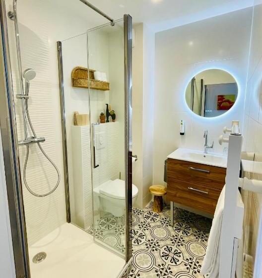 غرفة قياسية مطلّة علي البحيرة, La Caravelle Logis