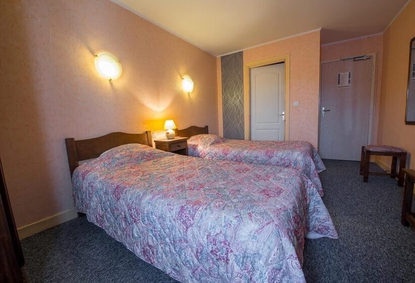 غرفة قياسية, Logis Hotels   La Table D Antan   Hôtel 2 étoiles Et Restaurant