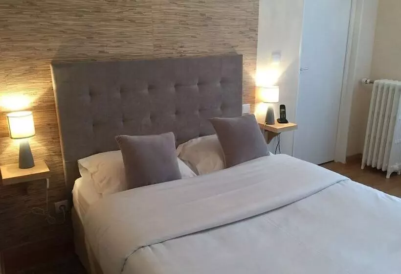 Superior-huone, Le Central