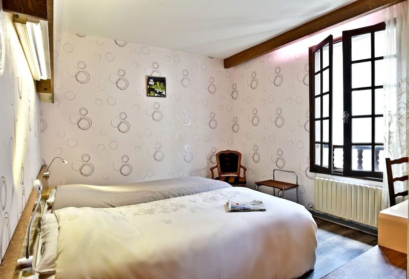 غرفة قياسية ثلاثية, Logis Hôtel De France