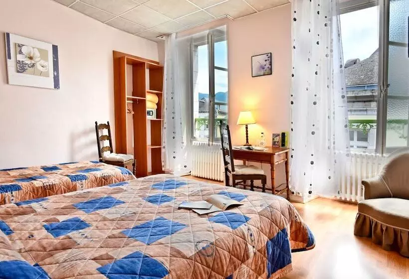 Standard Kolmen Hengen Huone, Logis Hôtel De France