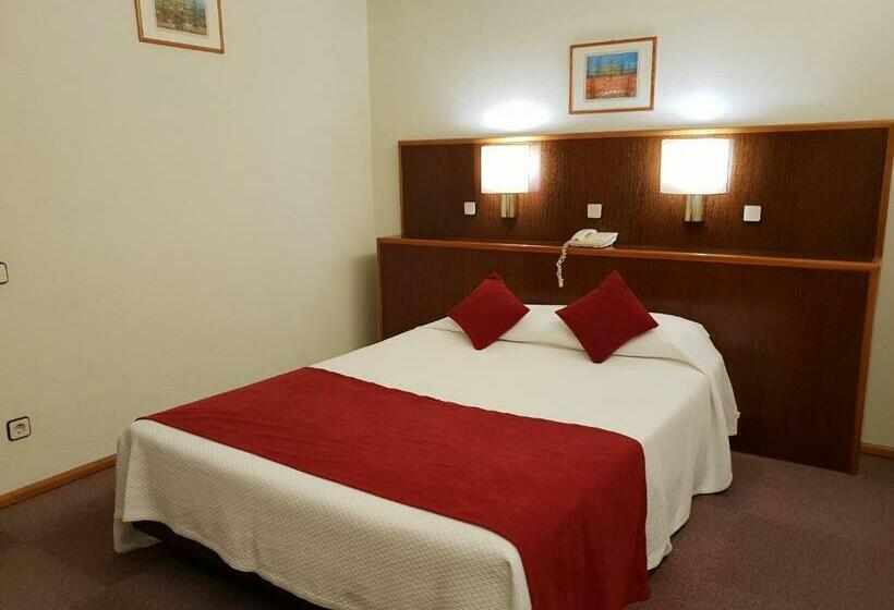 غرفة قياسية, Luso Brasileiro