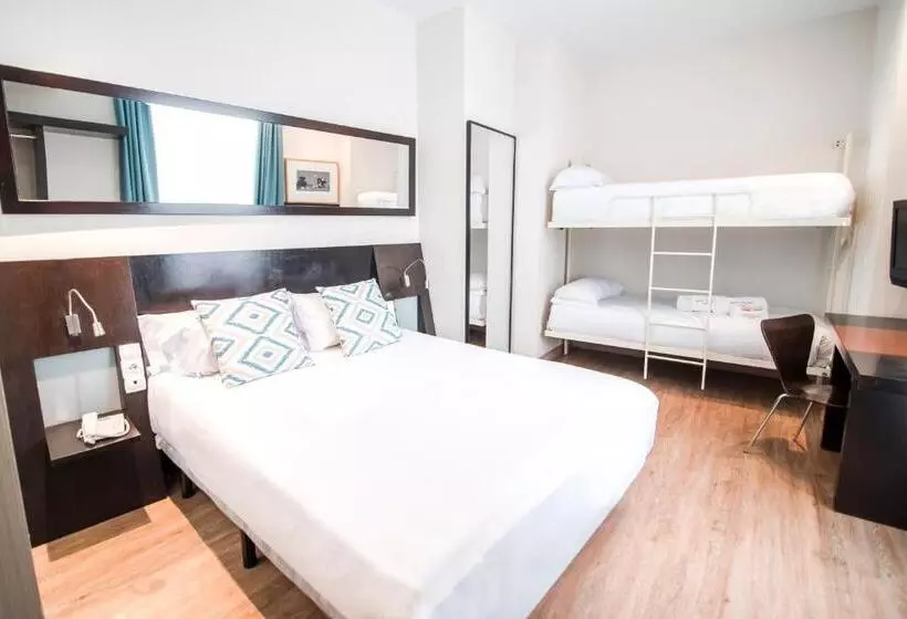 اتاق استاندارد چهار تخته, Petit Palace Plaza De La Reina
