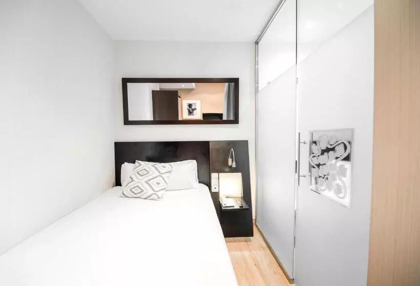 اتاق استاندارد یک نفره, Petit Palace Plaza De La Reina