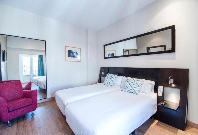 اتاق پنجتخته استاندارد, Petit Palace Plaza De La Reina