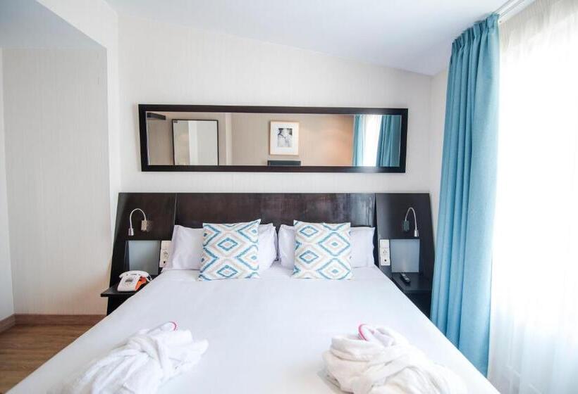 اتاق استاندارد با تراس, Petit Palace Plaza De La Reina