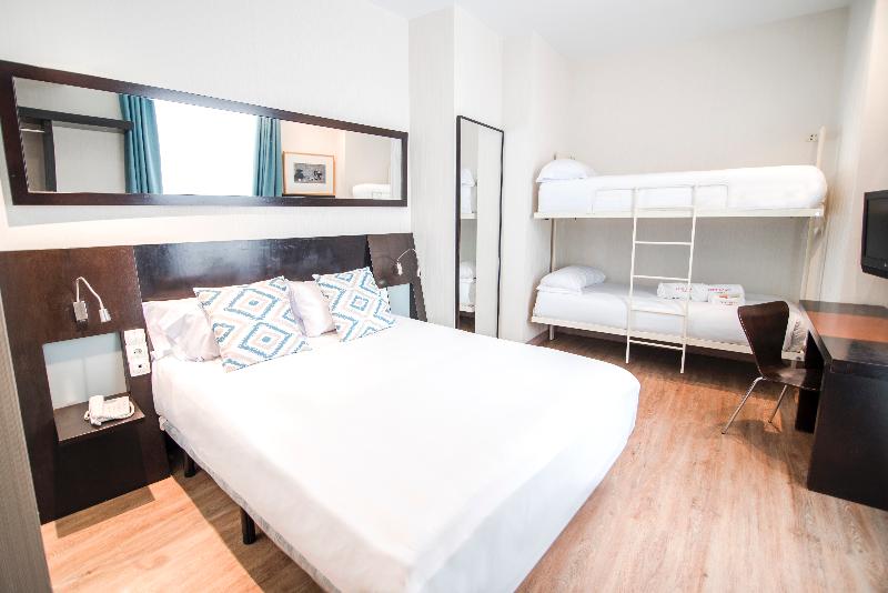 اتاق استاندارد چهار تخته, Petit Palace Plaza De La Reina