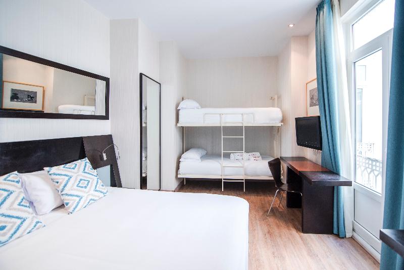 اتاق استاندارد چهار تخته, Petit Palace Plaza De La Reina