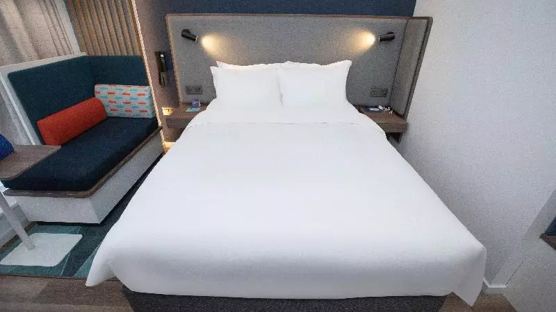 اتاق استاندارد سه نفره, Petit Palace Plaza De La Reina
