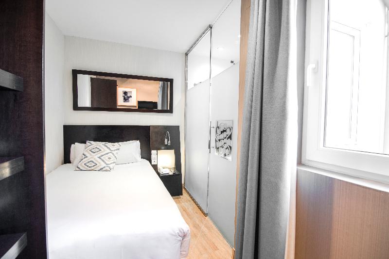 اتاق استاندارد یک نفره, Petit Palace Plaza De La Reina