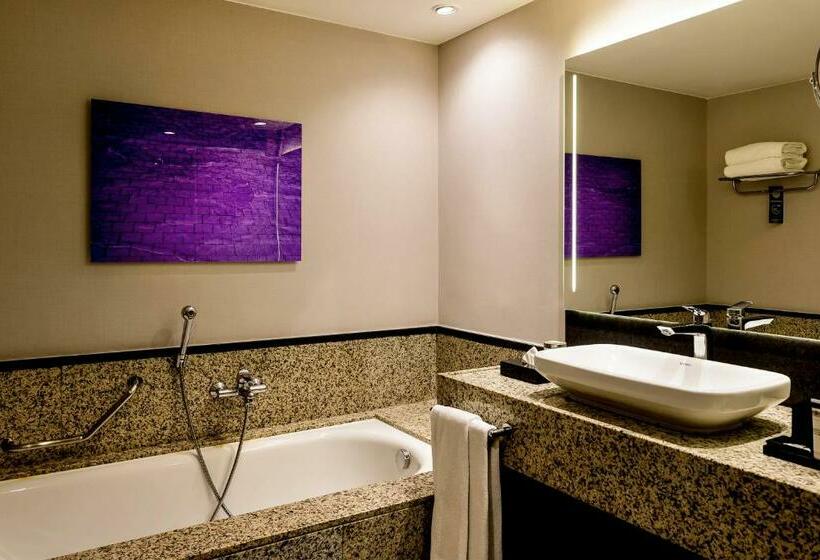 带大床的行政房间, Pullman Sao Paulo Guarulhos Airport