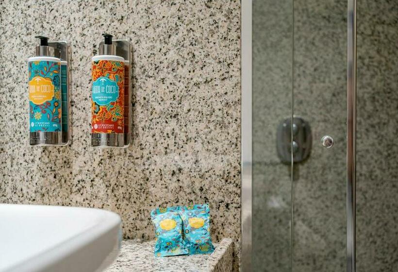 带大床的行政房间, Pullman Sao Paulo Guarulhos Airport