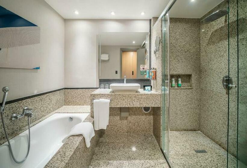 اتاق اجرایی با تخت بزرگ, Pullman Sao Paulo Guarulhos Airport