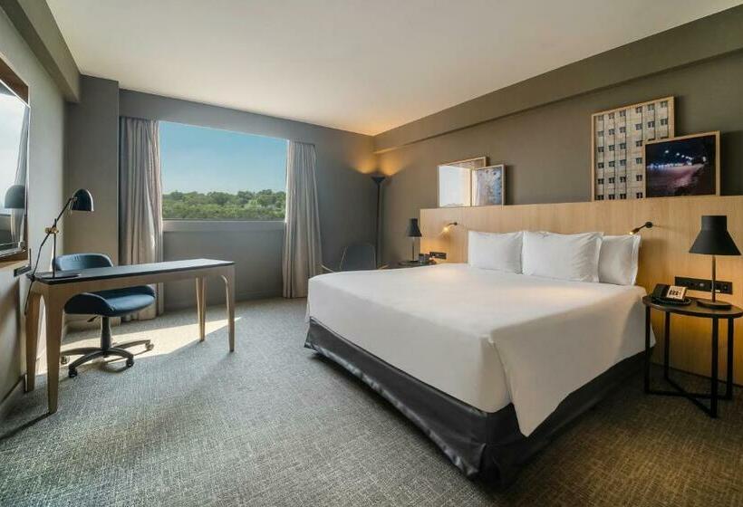 带大床的行政房间, Pullman Sao Paulo Guarulhos Airport