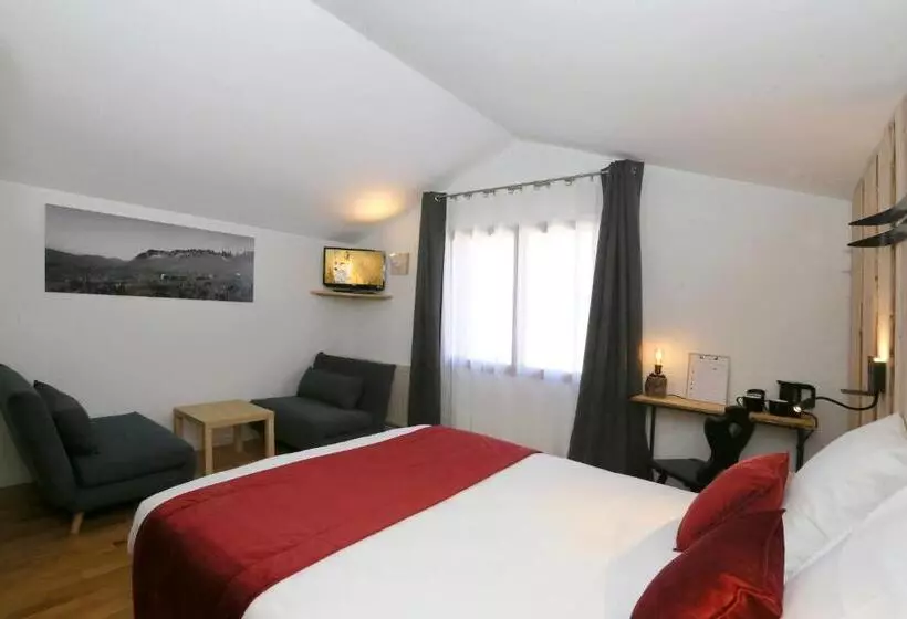 Standard Quadruple Room, Restaurant La Buffe