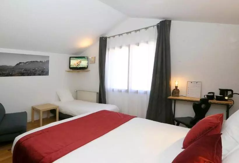 Standard Quadruple Room, Restaurant La Buffe