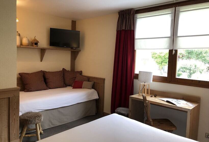 חדר סטנדרט לשלושה, Restaurant La Tourmaline