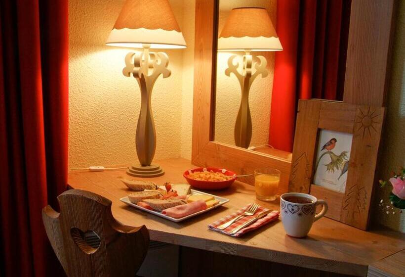 غرفة قياسية رباعية, Restaurant La Tourmaline