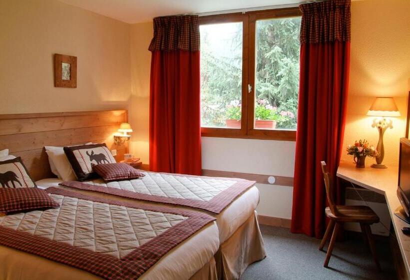 غرفة قياسية مزودة بجاكوزى, Restaurant La Tourmaline