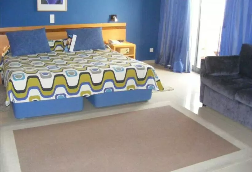 Economy Room