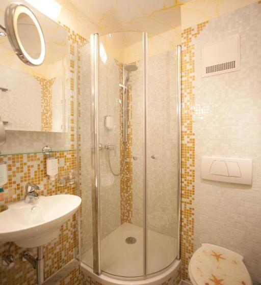 غرفة قياسية مزوَّدة بشُرفة, Park Villa Zentral Am Mittelrhein   Zimmer & Apartments