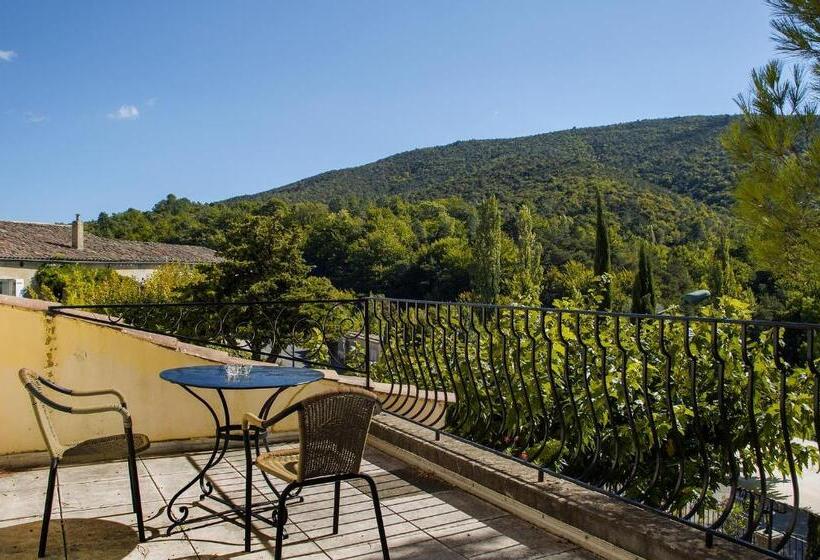 Номер Стандарт, Auberge de l'Escargot d'Or
