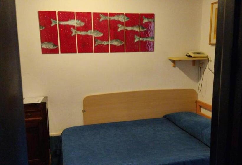 スタンダードシングルルーム, Caporal