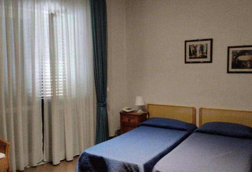 スタンダードルーム, Caporal