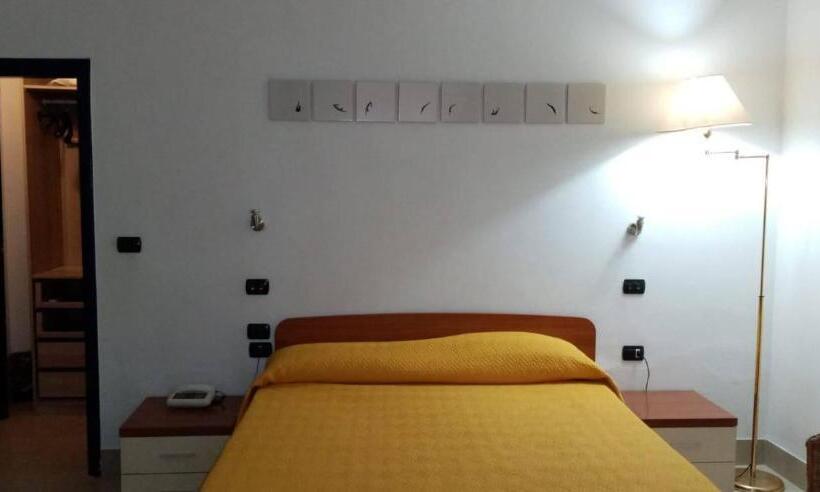 スタンダード４人部屋, Caporal