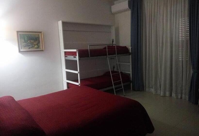 スタンダード４人部屋, Caporal