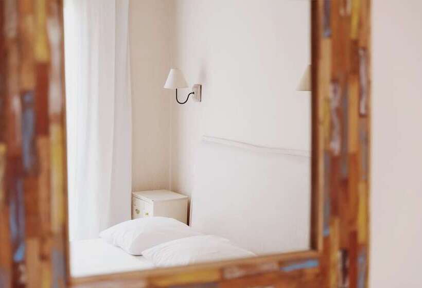 Номер Стандарт Трехместный, Coq