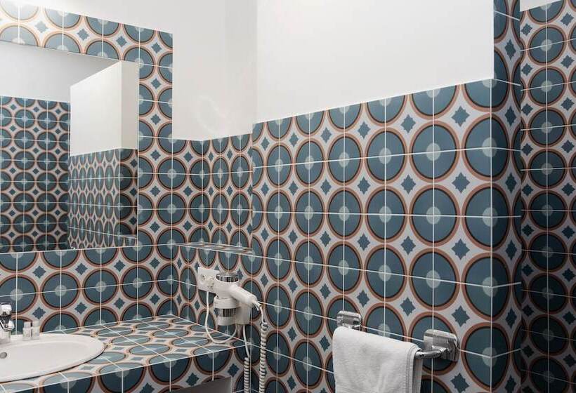 Четырехместный Номер Стандарт, Coq