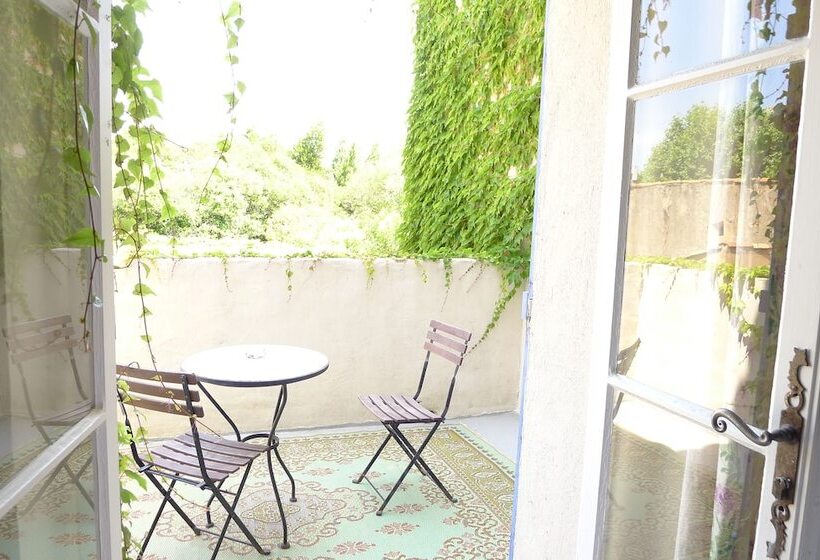 Номер Стандарт, Coq