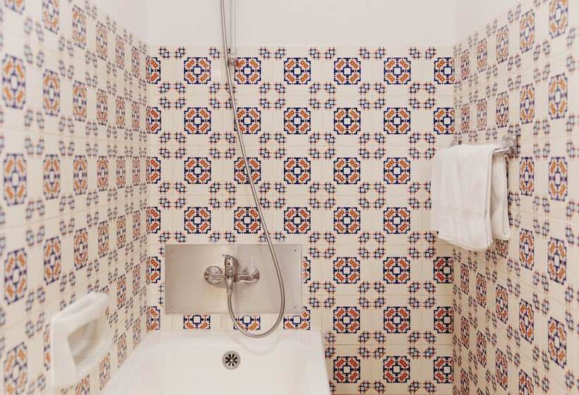 Номер Стандарт Трехместный, Coq