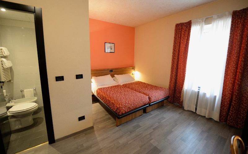 Номер Стандарт, Europa