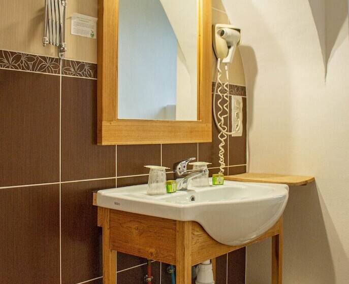 标准三人间, Hostellerie Et Spa De La Vieille Ferme