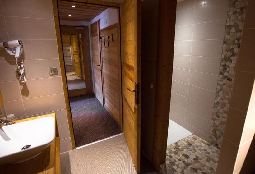 جناح عائلي, Hôtel L Ensoleillé