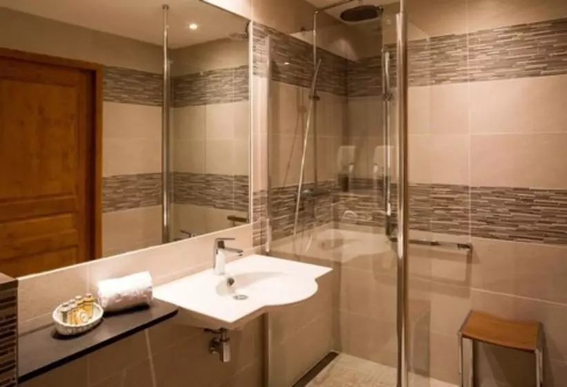 Camera Familiare, Le Chalet