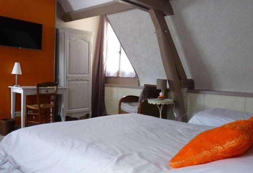 Номер Стандарт Трехместный, Logis Hôtels Restaurant Le Relais Chenonceaux