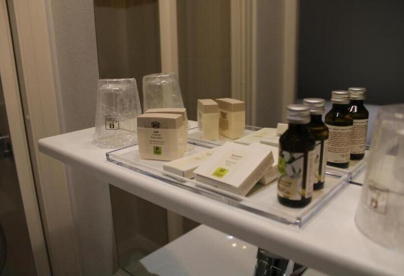 חדר סטנדרט לשלושה, Logis Hotel De Paris