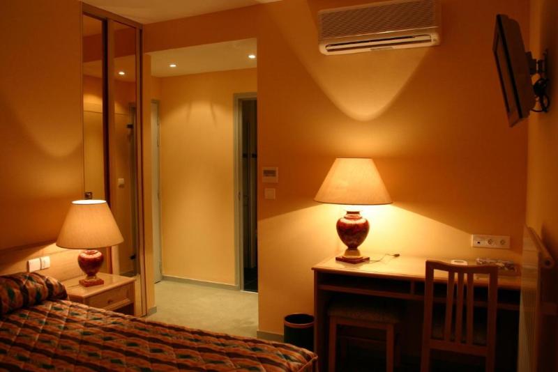 غرفة قياسية فردية, Logis Hotel Le Continental