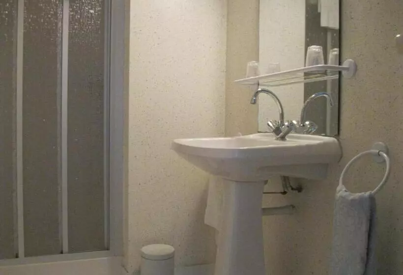 スタンダードトリプルルーム, Maison Hôtel Aux Cerisiers